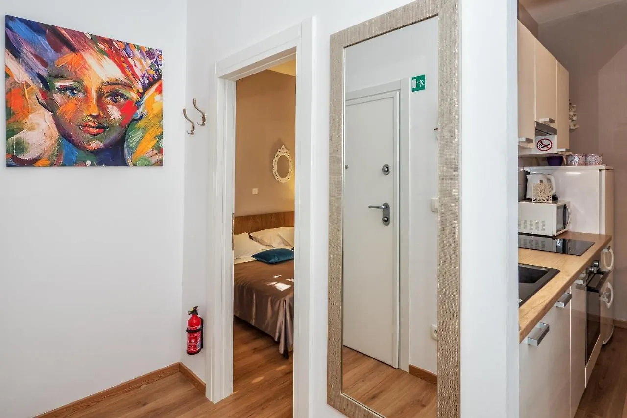 Apartment Queen Teuta In The Heart Of Split Historical Heritage 0*,  Croatia